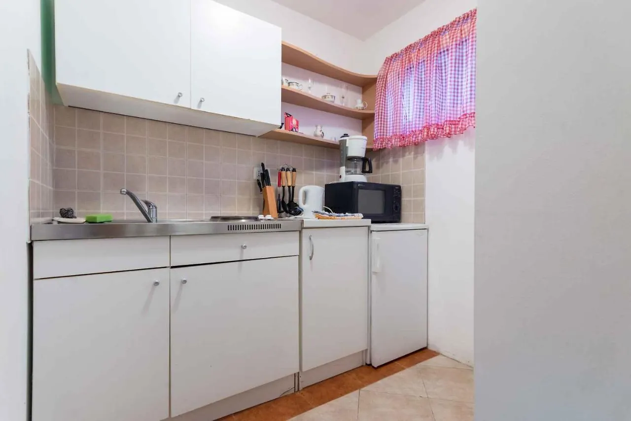 Apartments In Porec/Istrien 37747 Croatia