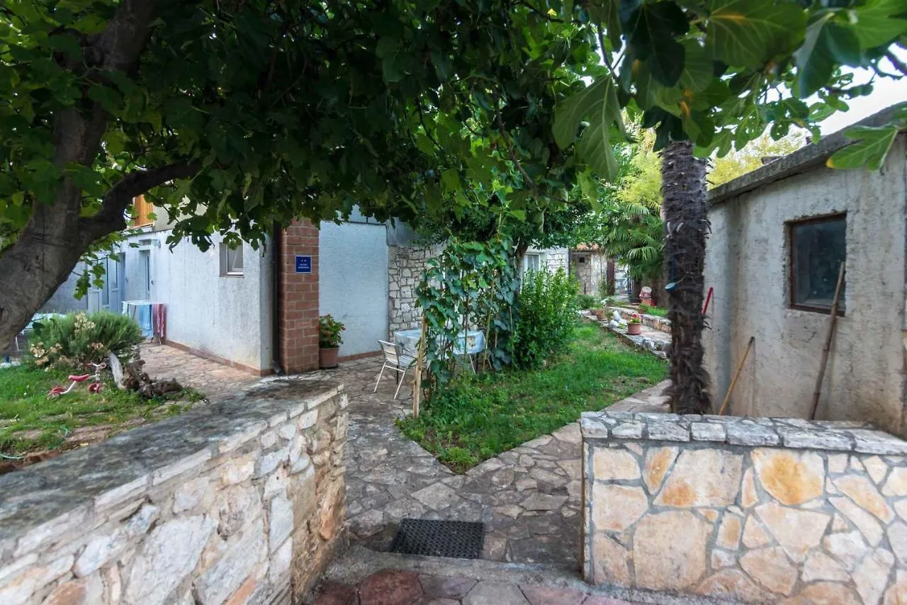Apartments In Porec/Istrien 37747